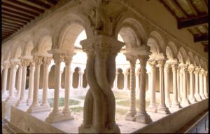 Cloitre de la cath&eacute;drale
