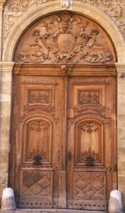 Porte palais arch&eacute;piscopal