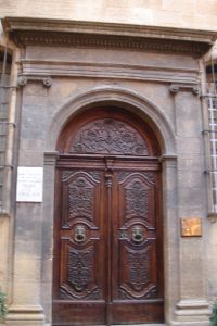 Porte du mus&eacute;e du vieil Aix