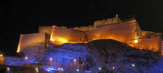 Le fort St-Nicolas &agrave; Marseille, la nuit 