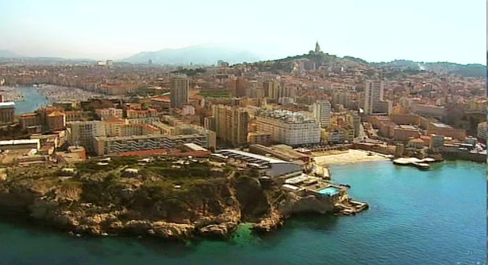 La pointe du Pharo, la plage des Catalans et la Bonne M&egrave;re &agrave; Marseille