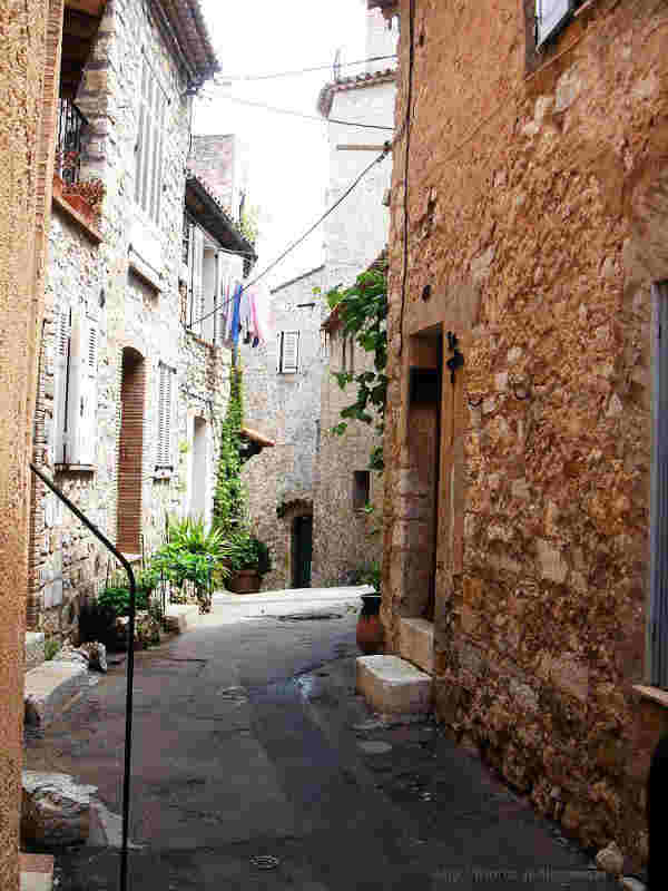 Vieilels ruelles du  vieux Mougins