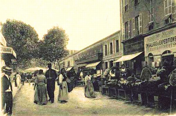 Nice, cours Saleya, march&eacute; aux  fleurs vers  1900
