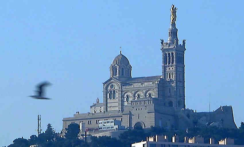 La Bonne M&egrave;re, sur les  hauteurs de Marseille