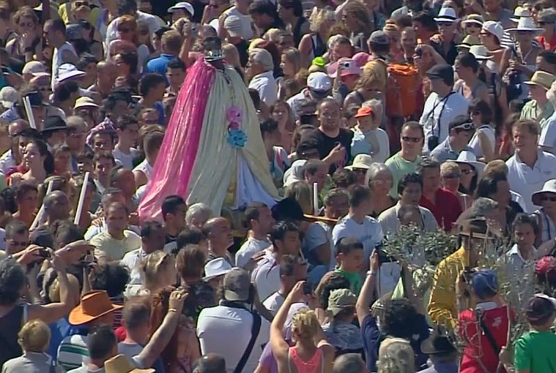 procession de la Vierge noire aux Saintes Maries