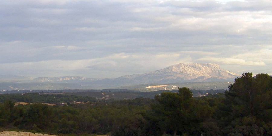 montagne sainte-Victoire depuis Aix-en-Provence