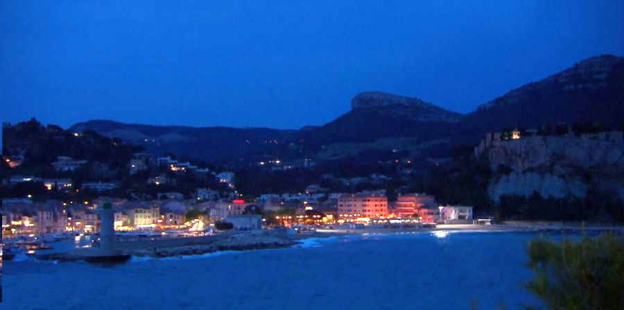 Cassis le  soir