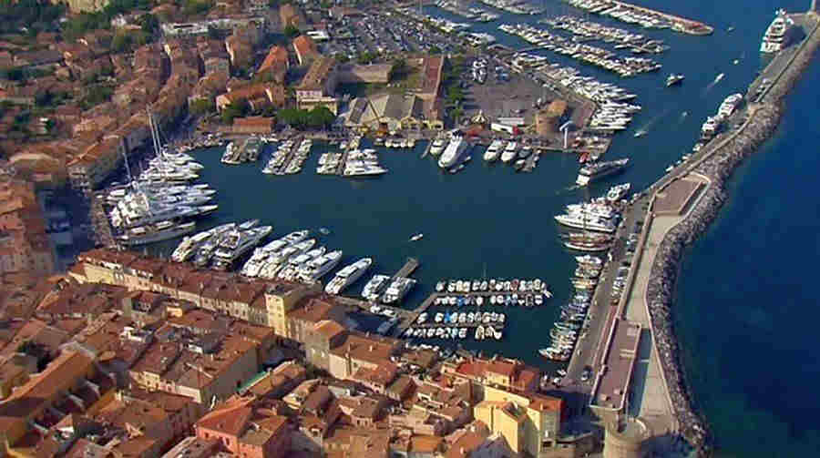 Vue aerienne du port de St6tropez
