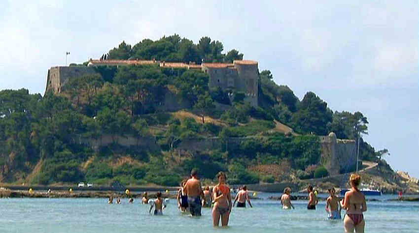 Fort de Br&eacute;gan&ccedil;on