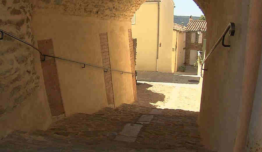 passage vo&ucirc;t&eacute; Gassin