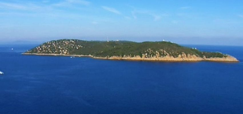 ue de l'&icirc;le du Levant, avec H&eacute;liopolis