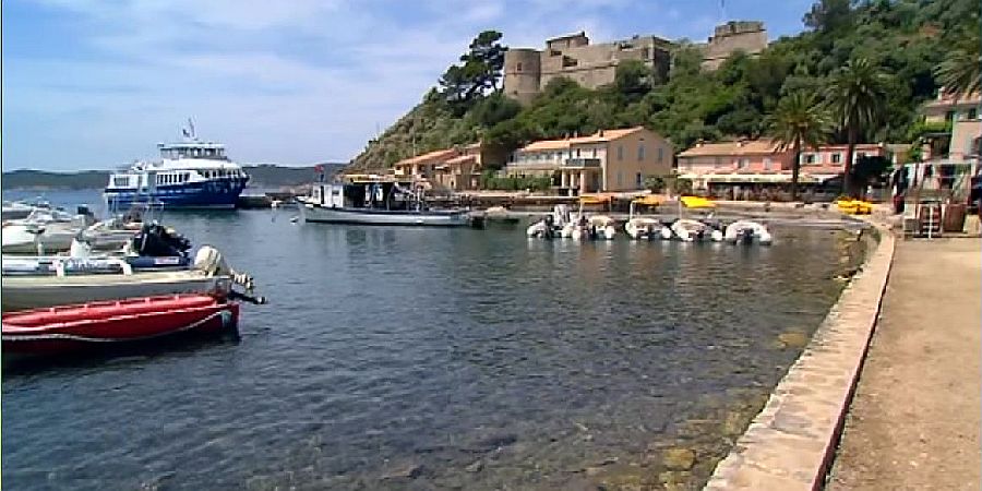 Port et village de Port-Cros