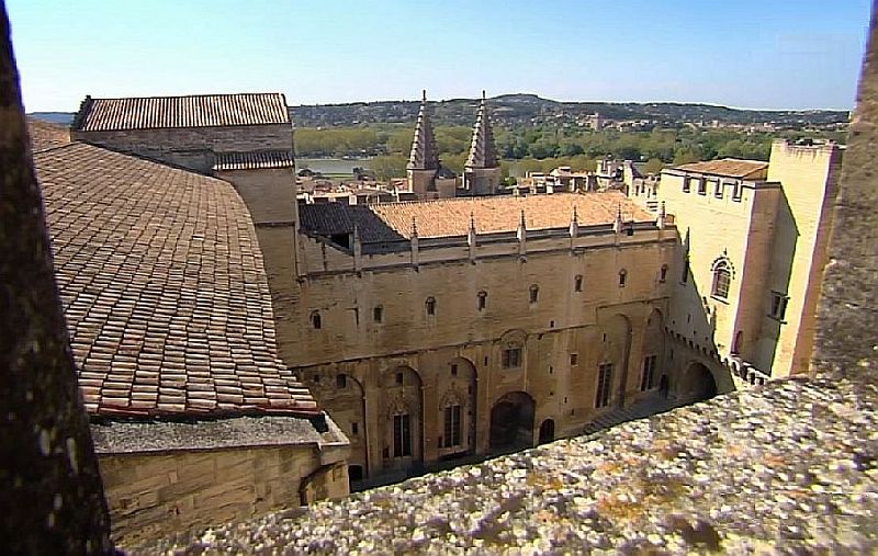 une cour du palais des papes d'Avignon