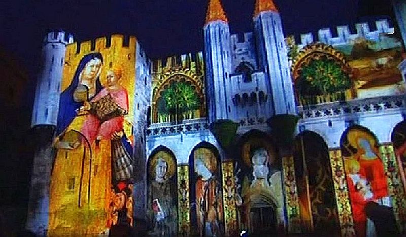 son et lumiere fa&ccedil;ade palais des papes d'Avignon