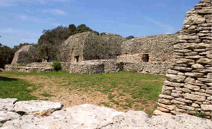 Bories pr&egrave;s de Gordes