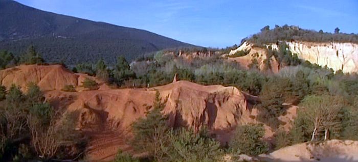 Rustrel colorado proven&ccedil;al