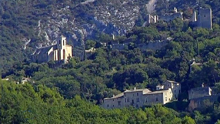 Opp&egrave;de-le-Vieux chapelle et ruines du ch&acirc;teau