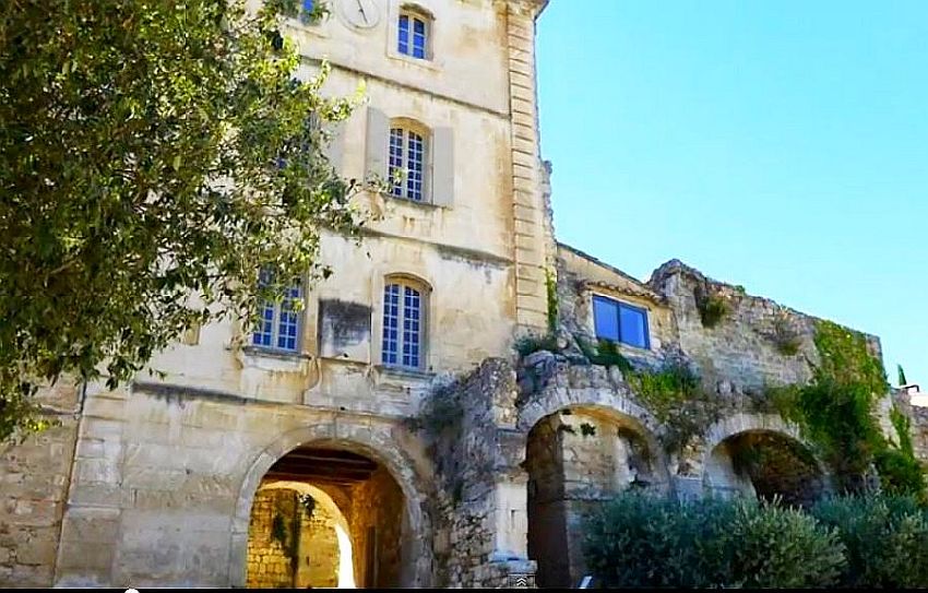 h&ocirc;tel Renaissance Opp&egrave;de-le-Vieux