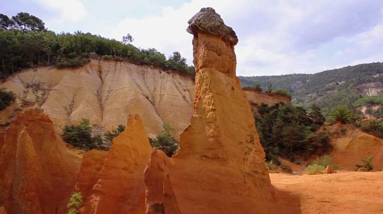 Rustrel colorado proven&ccedil;al