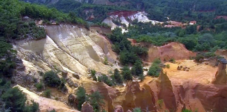Rustrel colorado proven&ccedil;al