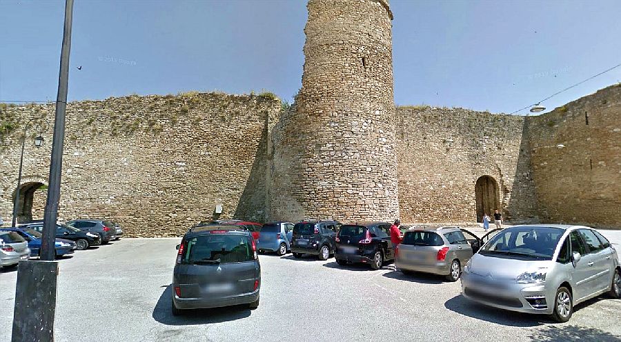 Venasque mur d'enceinte