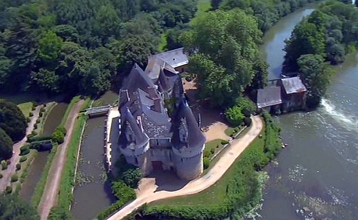 chateau de Bazouges
