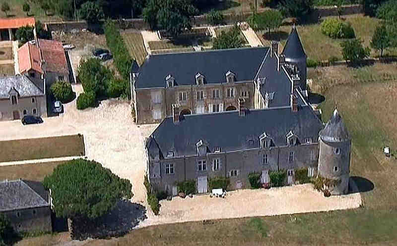 Le cha;teau de Beaumarchais &agrave; Br&eacute;tignolles-sur-Mer