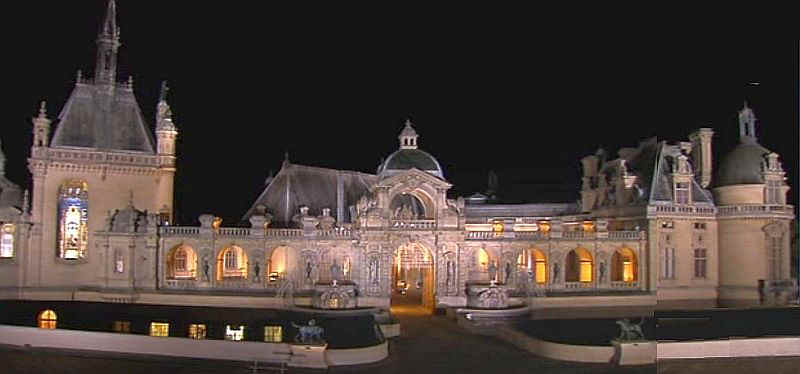 Ch&acirc;teau de Chantilly la nuit