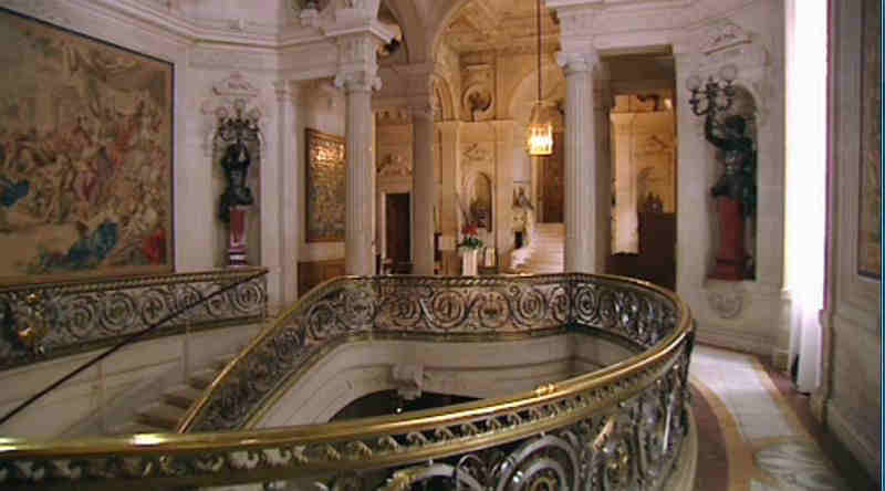 Grand escalier du ch&acirc;teau de Chantilly