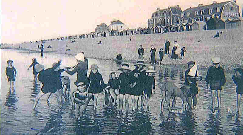 Bains de mer &agrave; Cayeux  sur mer en 1900