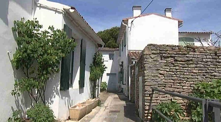 Ruelle d'Ars-en-R&eacute;