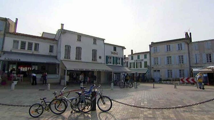 Place &agrave; Saint-Martin-de-R&eacute;