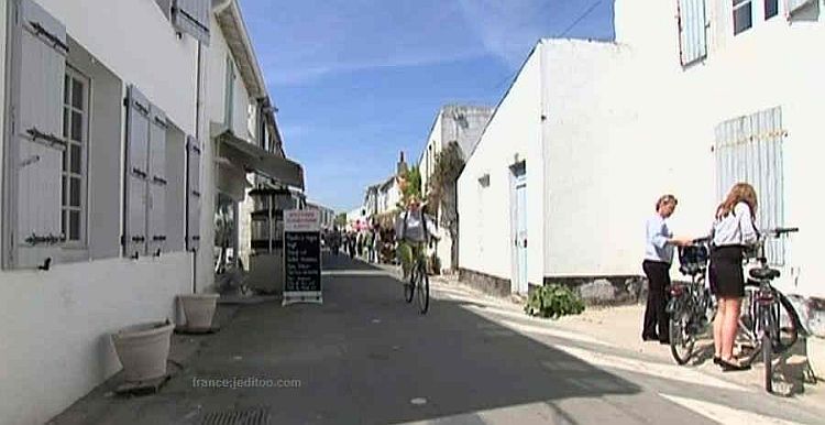 Rue d'Ars-en-R&eacute;