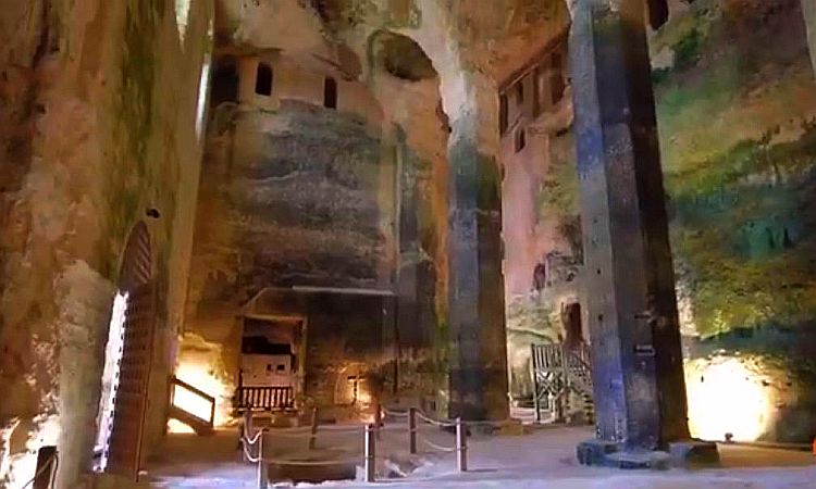 Eglise St-Jean &agrave; Aubeterre sur Dronne