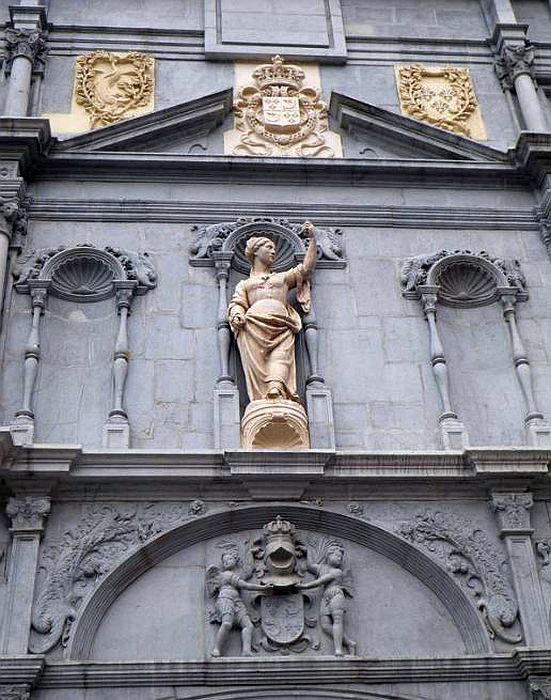 entre&eacute;  principale de l'ancien palais de justice de Grenoble