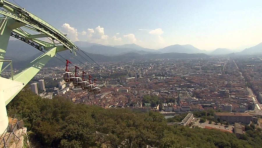 Vue de grenoble depuis  la Bastille, et les  bulles