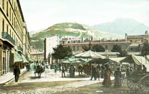 place du lycee et marche.