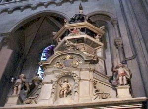 Horloge astronomique cathedrale St Jean.j