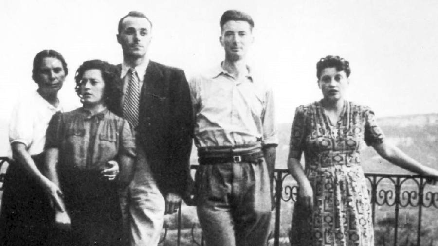 Adultes encadrant les enfants d'Izieu