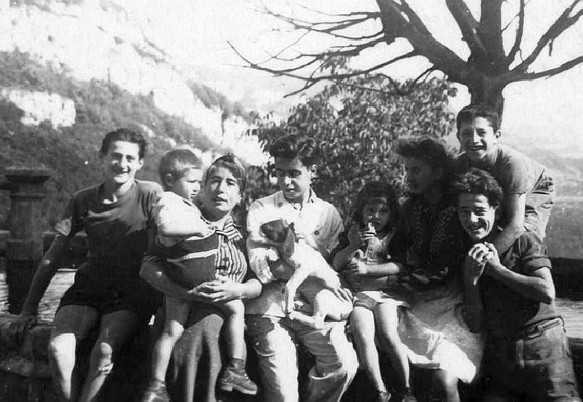 Adultes et adolescents d'izieu