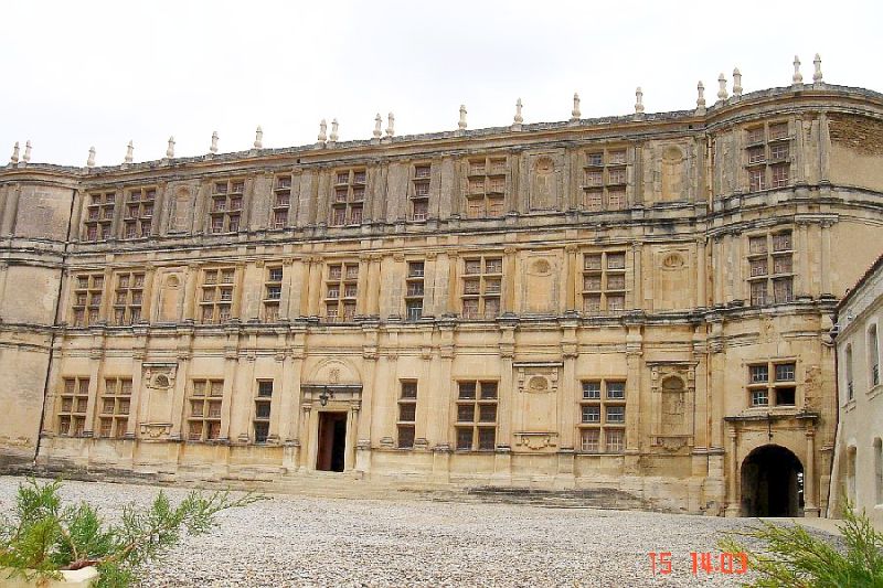 Fa&ccedil;ade Renaissance ch&acirc;teau de Grignan