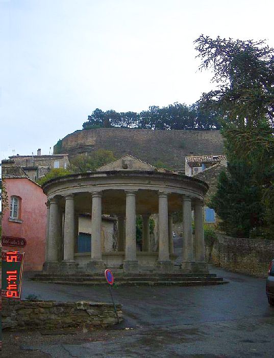 Grignan, lavoir  du Mail