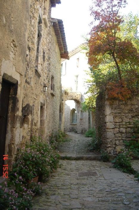 ruelle du Po&euml;t-Laval