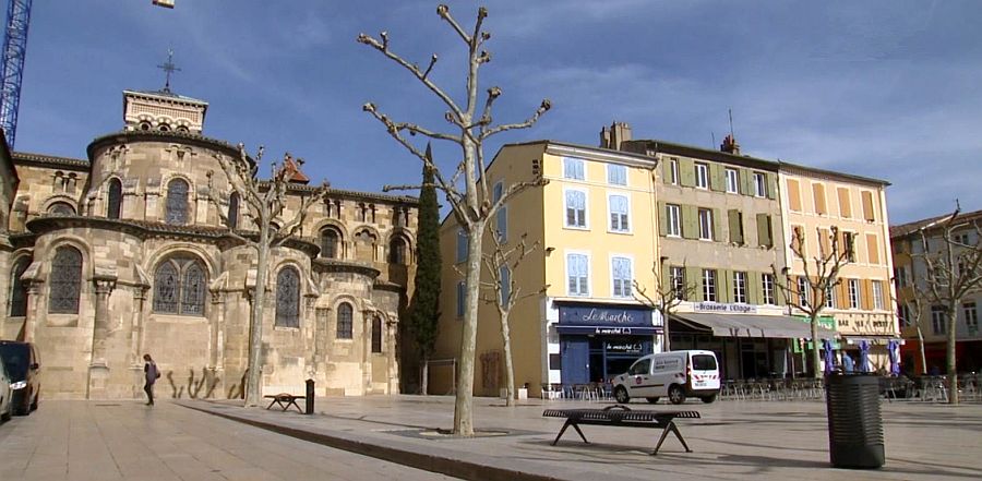 cath&eacute;draled e Valence