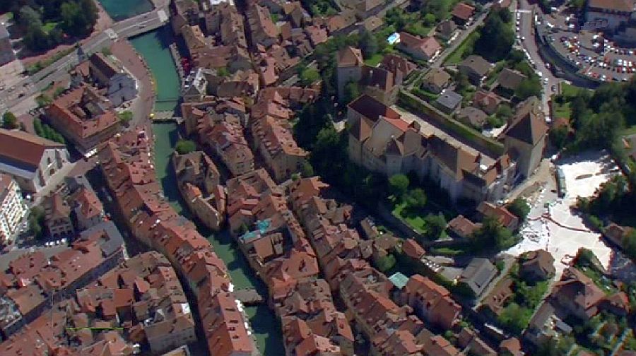 Vue d'Annecy, du palais de l'île, et du château