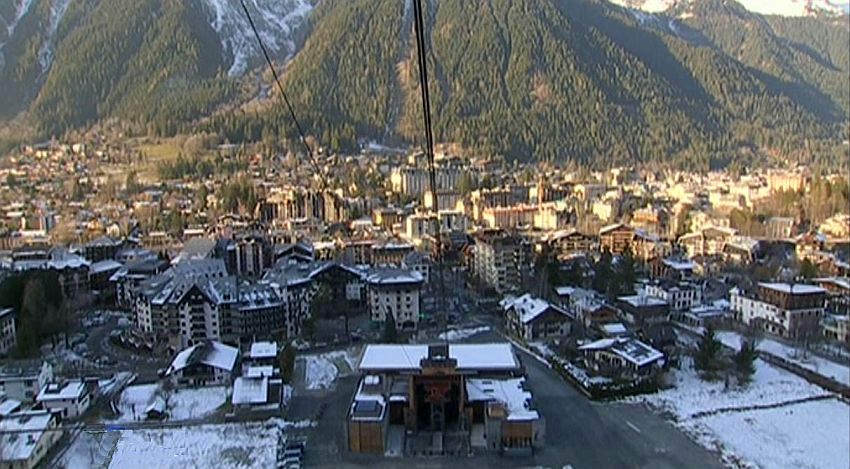 T&eacute;l&eacute;ph&eacute;rique vers aiguille du Midi &agrave; Chamonix