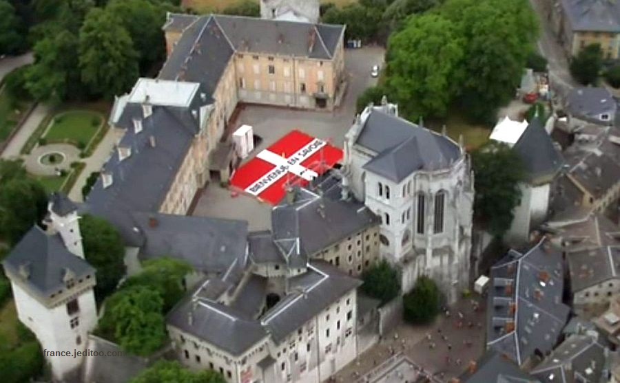 Ch&acirc;teau des ducs de Savoie et Pr&eacute;fecture &agrave; Chamb&eacute;ry
