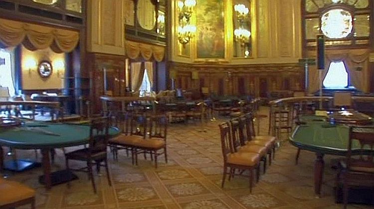 Tables de roulette, salleIntérieur d'une salle de roulette casino de Monaco